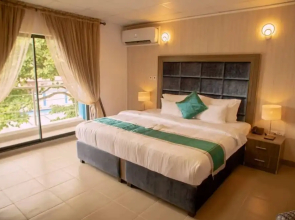Riviera Suites
