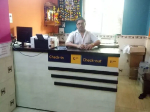 Viraj Lodging & Boarding by OYO Rooms
