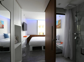 Premier Inn Dubai Ibn Battuta Mall