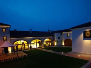 Villa Solaris Hotel & Residence