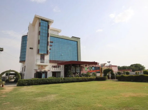 Oyo 40458 Hotel Deep Palace