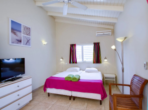 Hamlet Oasis Resort