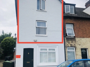 Charming 3 Double Bed Apartment in Tonbridge