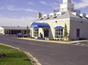 Rockford Alpine Inn and Suites