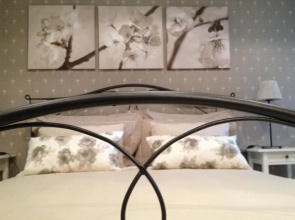 Cherry House Bed&Breakfast