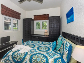 Pelican Penthouse -mangrove Dock 3 Bedroom Home by RedAwning