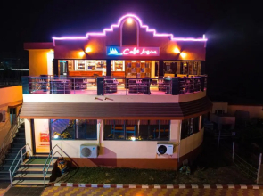 Aqua Marina Drive Inn