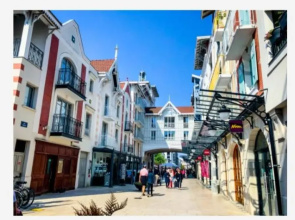 Appartement vue sur baie et océan, 100 m de la plage et du centre par chemin privé