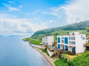 Blue and white pension