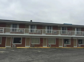 Americas Best Value Inn & Suites Macon at Sunset Dr
