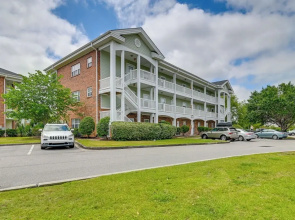 Myrtle Beach Condo w/ Large Balcony & Pool Access