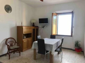 Centrally located apartment with sea view-casetta Annunziata