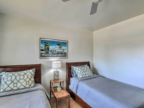 Vintage Las Vegas Oasis < 3 Mi to the Strip!