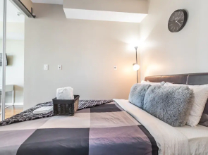 Bremner Condos - Maple Leaf Square