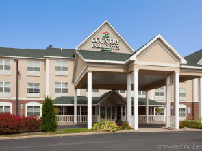 Holiday Inn Express & Suites Marquette by IHG