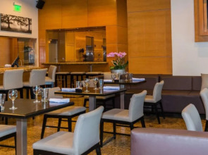 Fortune House Hotel Suites