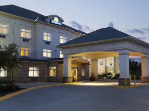 Days Inn by Wyndham Orillia