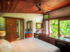 Hotel Komune and Beach Club Bali