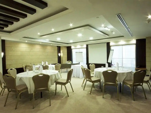 Отель Grand Belle Vue 