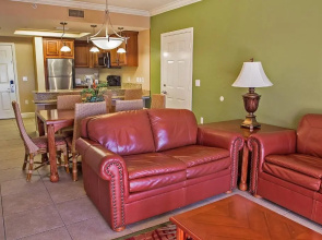 Stunning Condo Near Universal Studios