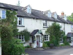 Lodgehill Hotel