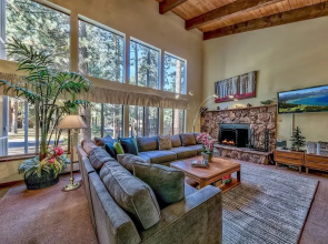 121m The Meadow Drive Home 5 Bedroom Home