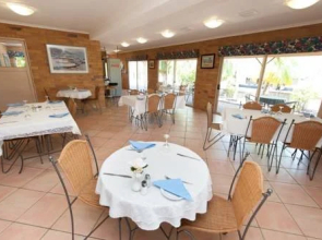 Country Comfort Gin Gin Wild Scotsman Motor Inn