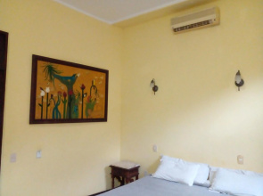 Solar do Carmo Suites & Apartments