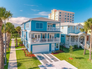 Luxury Beach House I - With Elevator