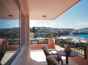 Niriides Beach Hotel