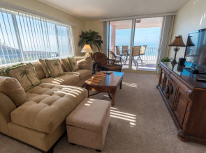 Anna Maria Island Club 20