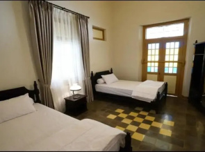Colonial House