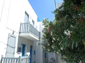 Le Coq Apartments