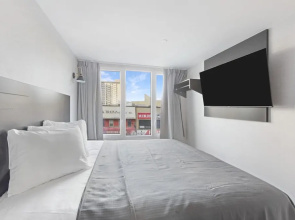 Tremont Hotel