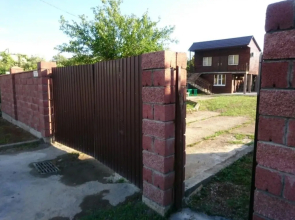 Guest house on Lakoba 4