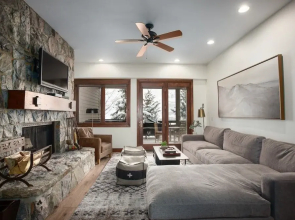 Trail's End Lodge at Deer Valley Resort - Two Bedroom Residence with Spa #403 2 Condo