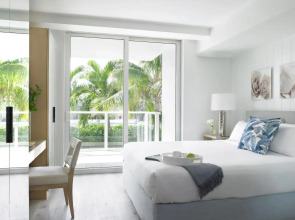 Отель Grand Beach Hotel Surfside West