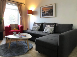 In City Centre / Parking / Private Entrance