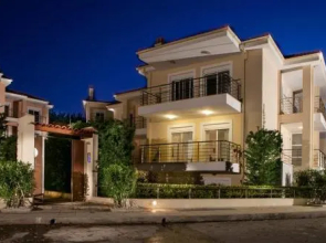Aparthotel 5 Stars Karavomylos