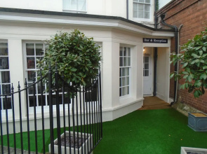 Danebury Hotel