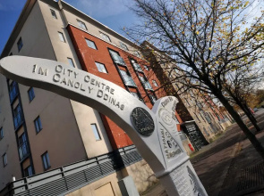Lloyd George Avenue Apartments Sleeps 3