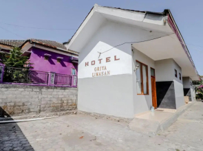 Griya Limasan Hotel