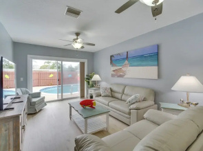 Lanai, Grill & Outdoor Pool: Melbourne Duplex!