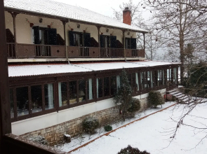 Country Club Hotel & Suites