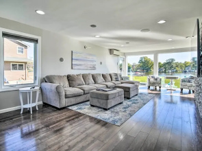 Home on Fox River: Modern Decor Style!