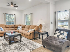 4 Mi to Dtwn St Pete! Pet-friendly Home w/ Yard