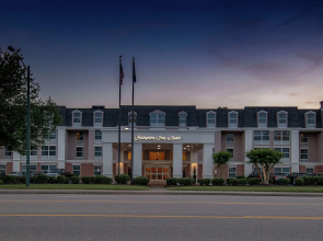 Hampton Inn & Suites Williamsburg-Richmond Rd.