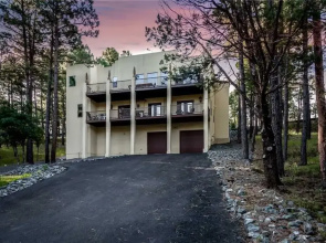 Eagles Rest - Four Bedroom Cabin