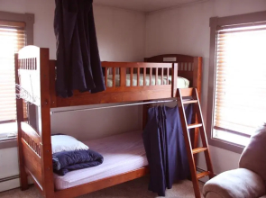 9th Ave Hostel