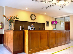 Hotel Aztlan